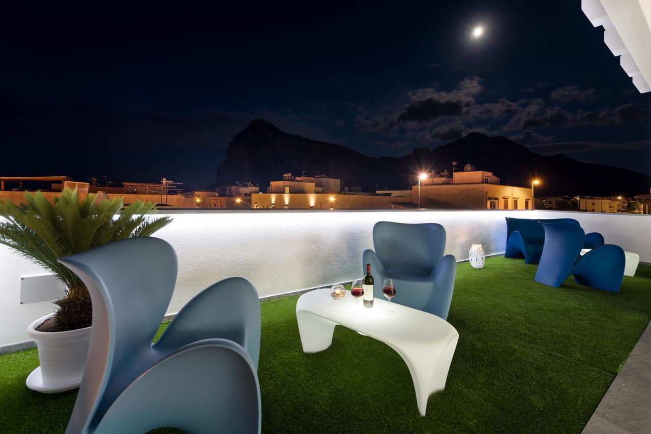 B&B Acqua Azzurra 산비토로카포 외부 사진