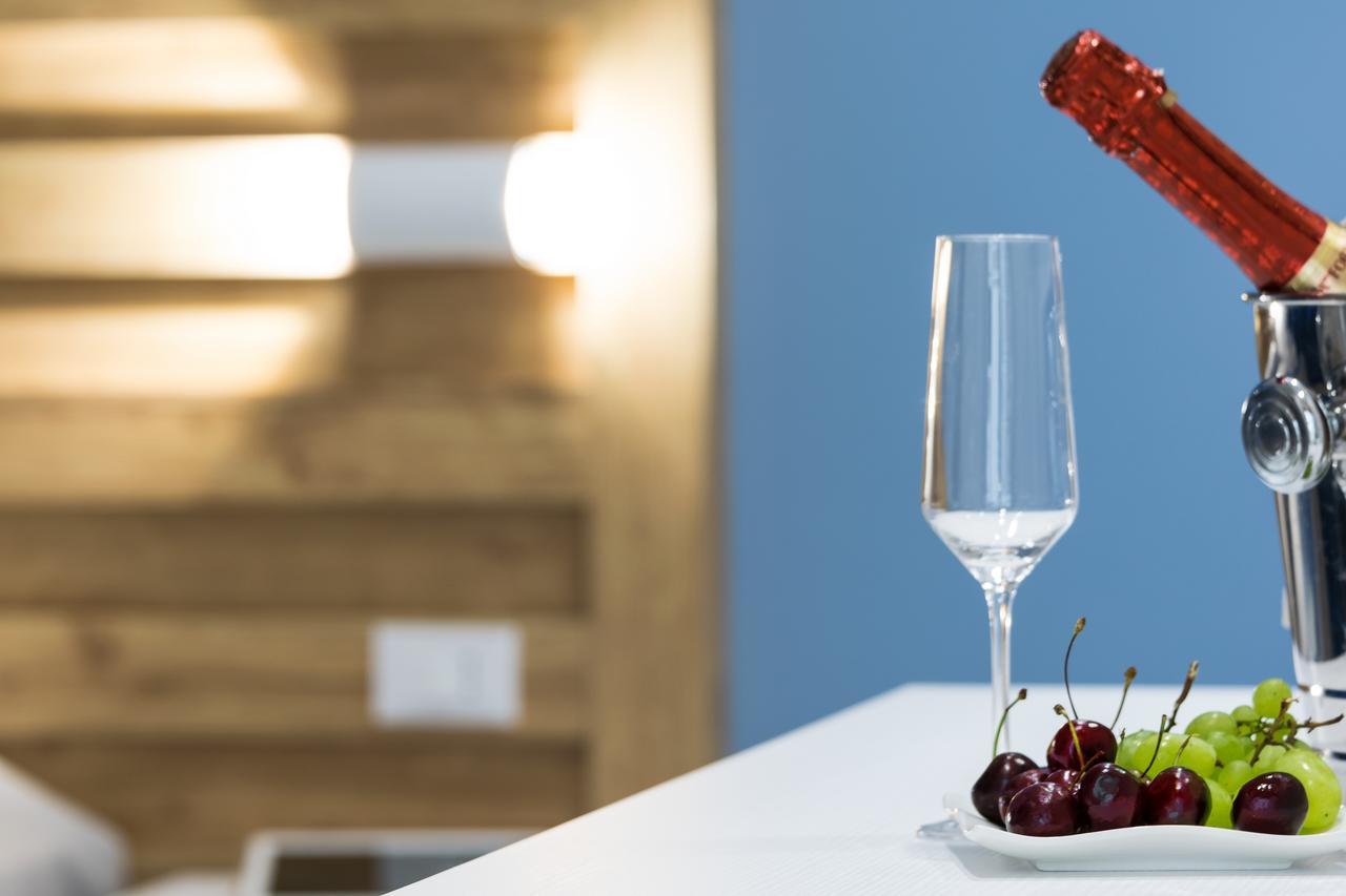 B&B Acqua Azzurra 산비토로카포 외부 사진