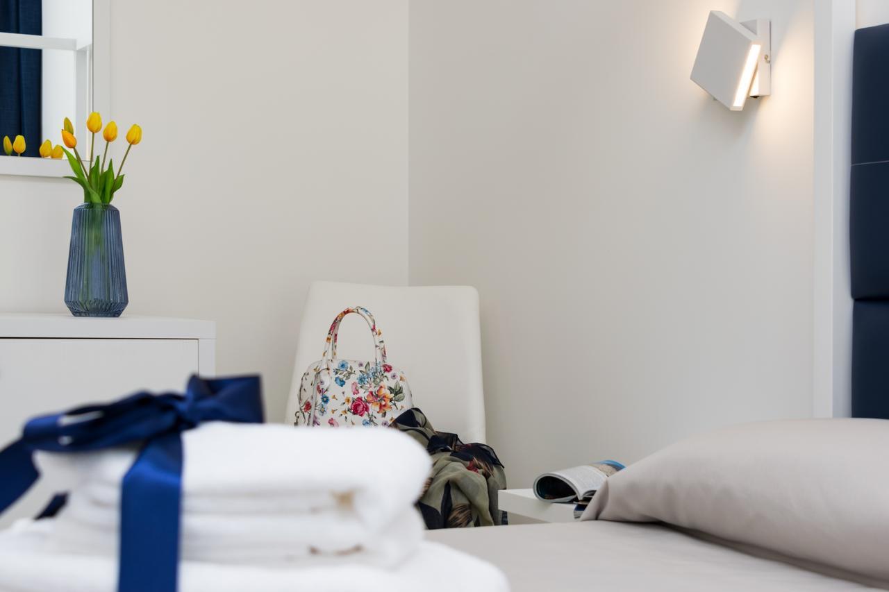 B&B Acqua Azzurra 산비토로카포 외부 사진