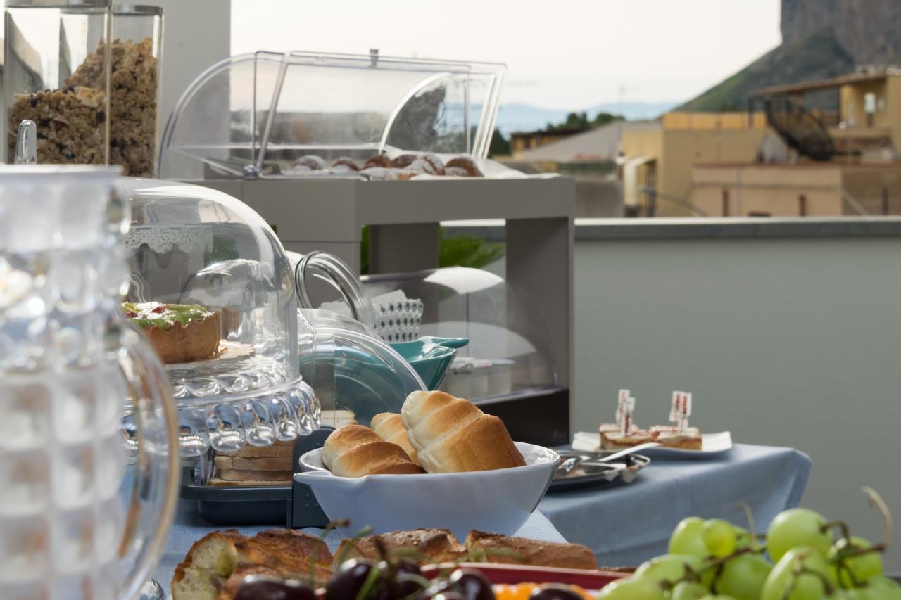 B&B Acqua Azzurra 산비토로카포 외부 사진